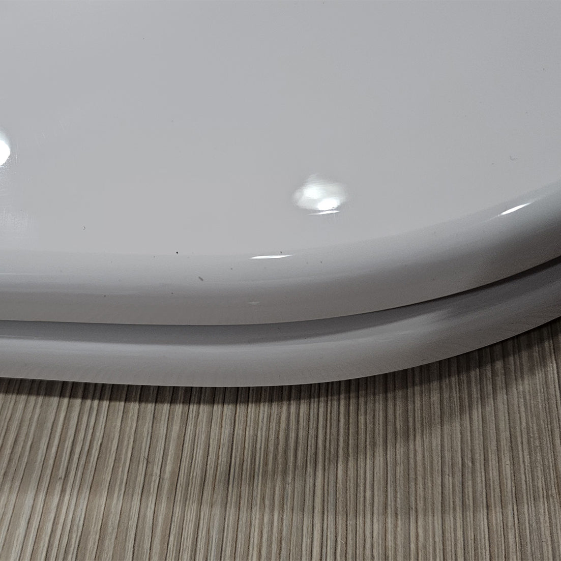 Versione Outlet - Sedile WC legno bianco per Dolomite vaso Antalia larghezza 35,5 cm cerniere fisse by CeramicStore | Lo specialista del tuo bagno