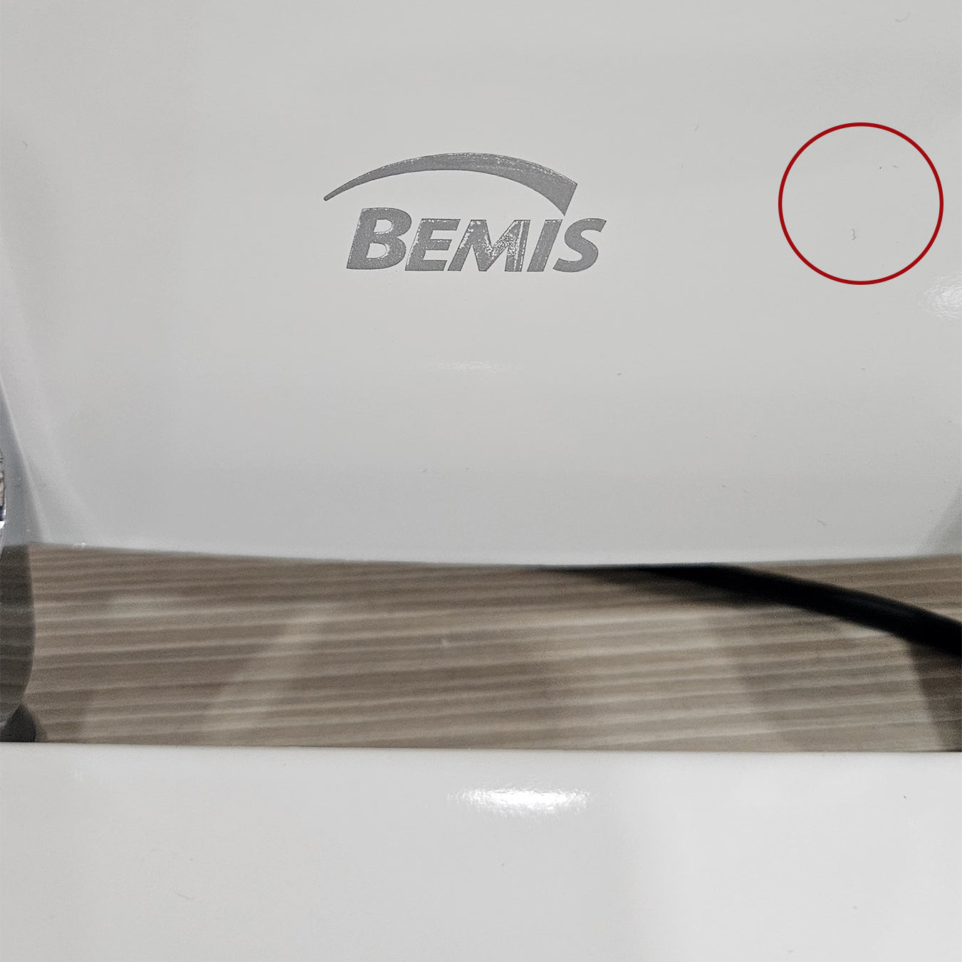 Versione outlet - Sedile wc universale Carrara & Matta in legno bianco Canyon larghezza 37 cm by CeramicStore | Lo specialista del tuo bagno