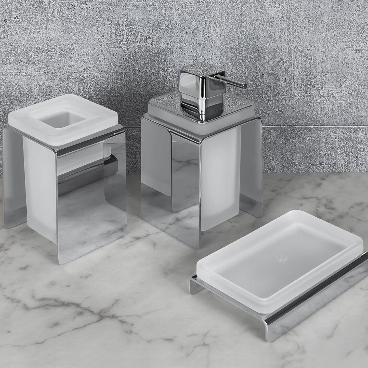 Pompetta per spandisapone in vetro acidato Forever di Colombo Design by CeramicStore | Lo specialista del tuo bagno