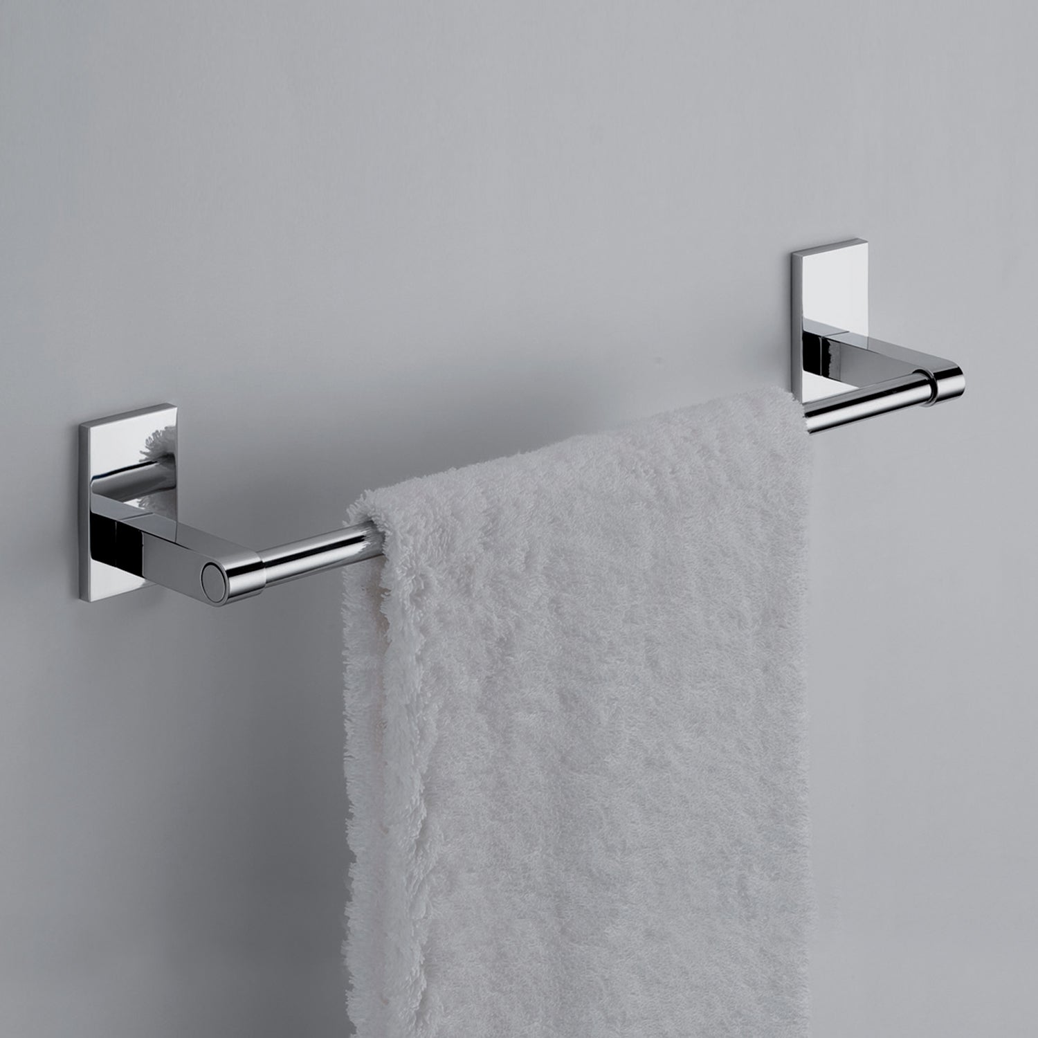 Gedy Portasalviette cm 35 Mod. Maine in acciaio inox e Cromall fissaggio a incollo by CeramicStore | Lo specialista del tuo bagno