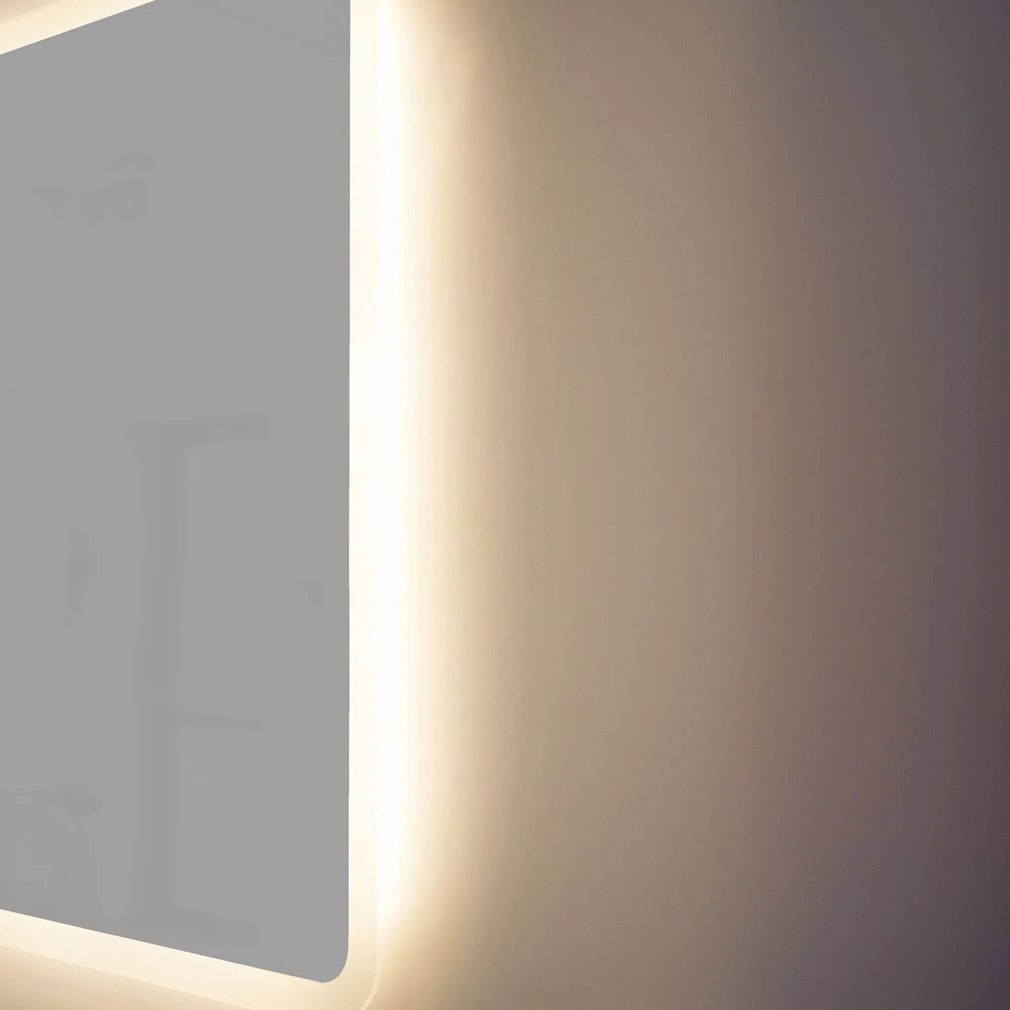 Specchio cornice led rettangolare ad angoli smussati 100x70 cm reversibile by CeramicStore | Lo specialista del tuo bagno