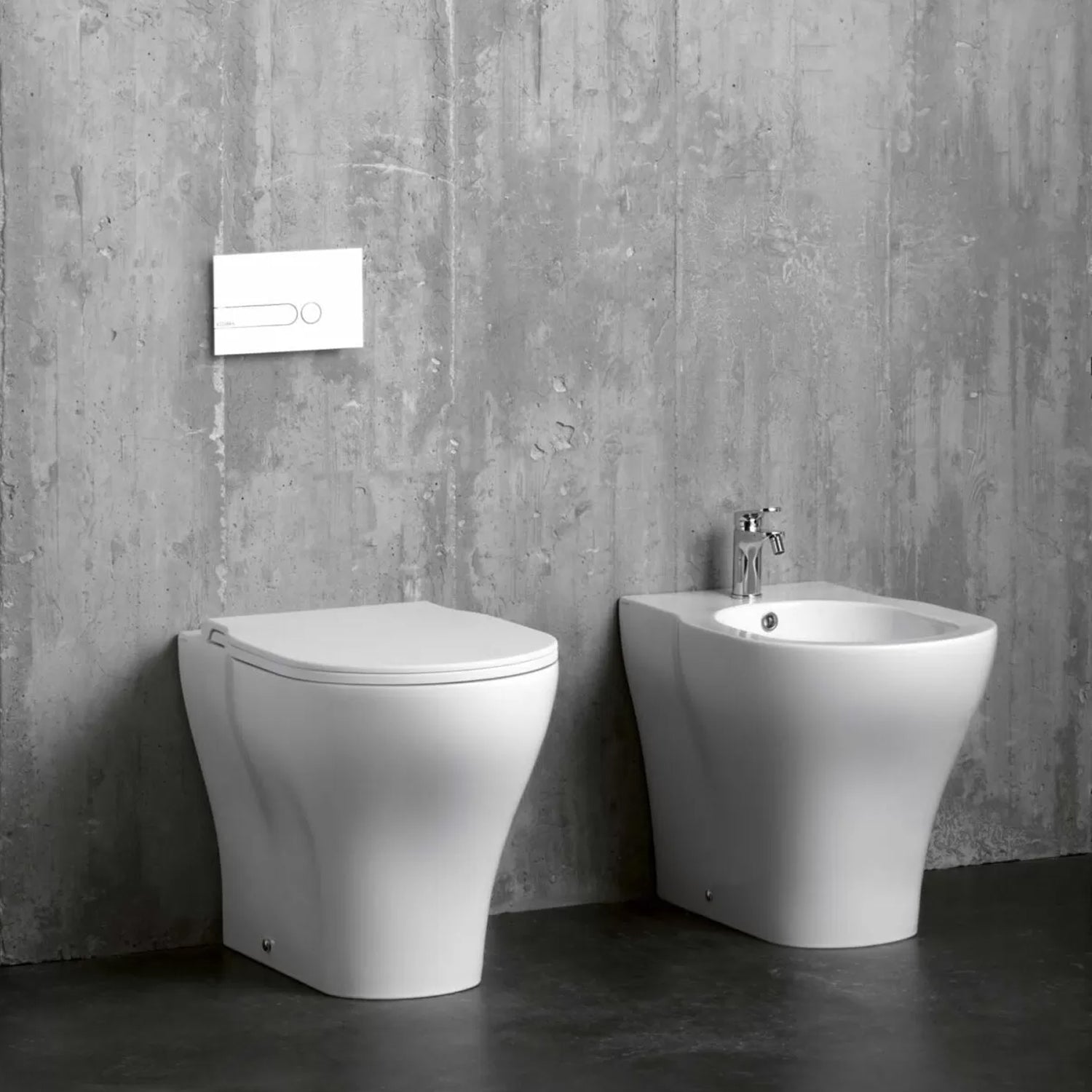 Set sanitari Azzurra XL vaso WC e bidet a terra 61x43x49H cm con sedile – Bianco lucido