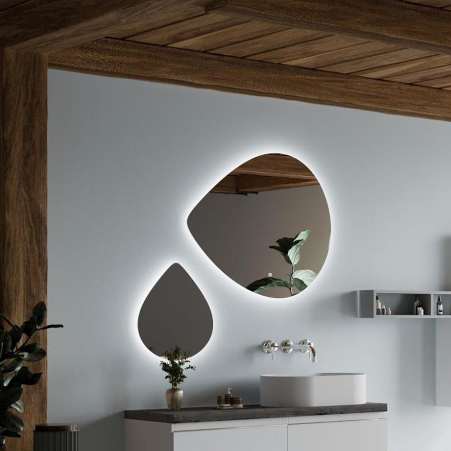 Specchio touch a goccia orizzontale con luce LED integrata Cubi&Co cm 85x75 by CeramicStore | Lo specialista del tuo bagno