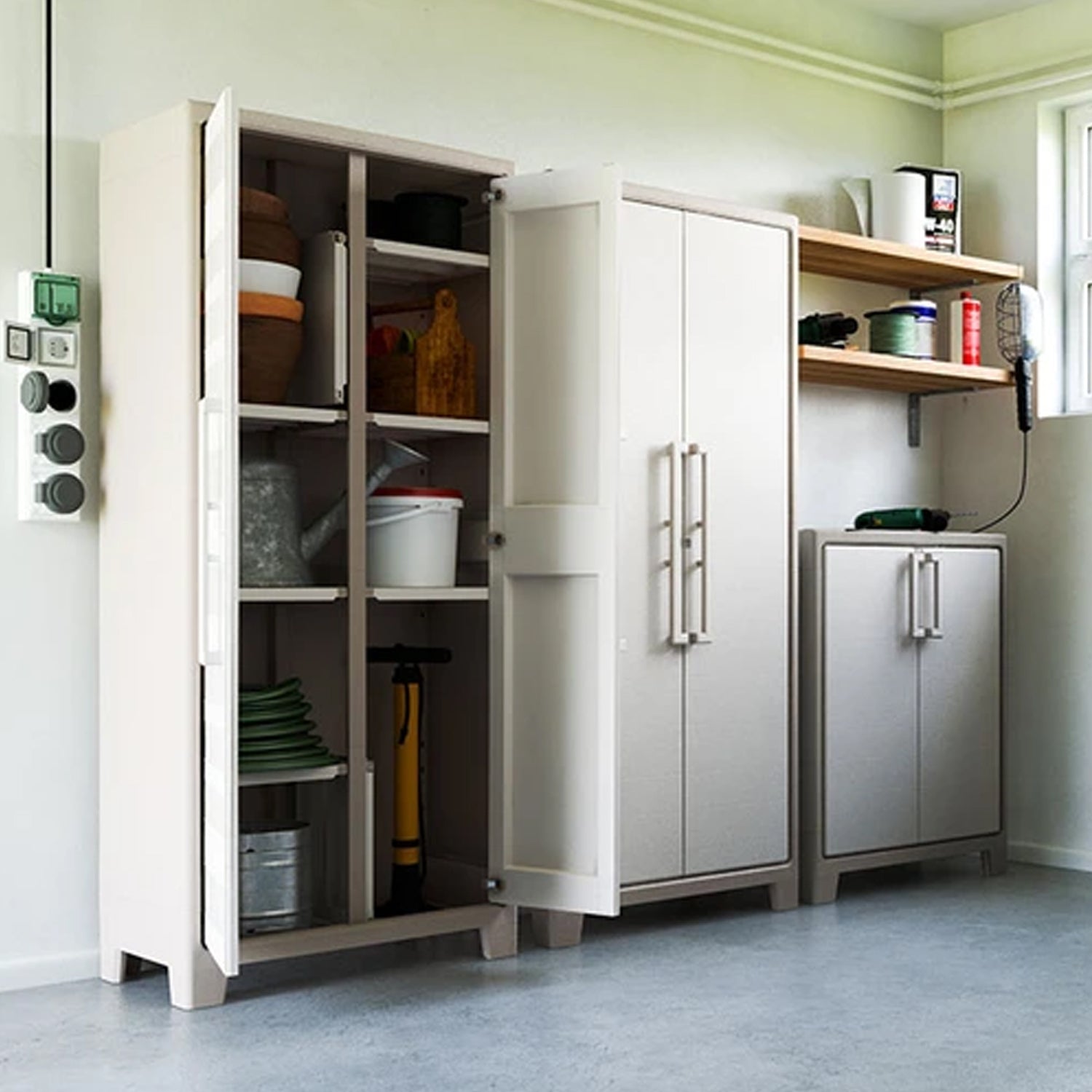 Armadio multiuso per esterni a 8 ripiani regolabili Beige cm 80x44x182h by CeramicStore | Lo specialista del tuo bagno
