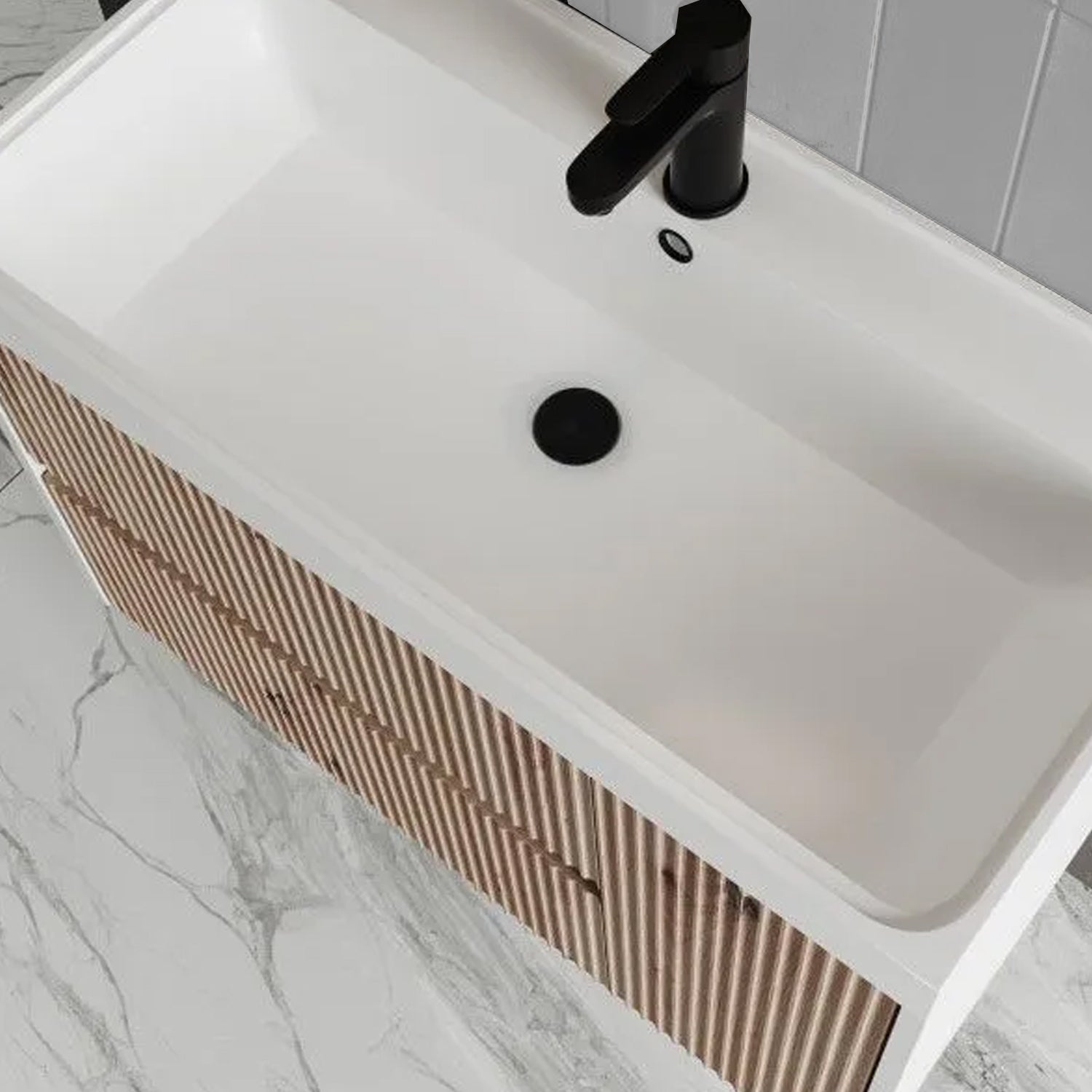 Mobile bagno sospeso cannettato con lavabo e specchio ottagonale cm 80 colore rovere oro - Cubi&Co Collezione Pure by CeramicStore | Lo specialista del tuo bagno