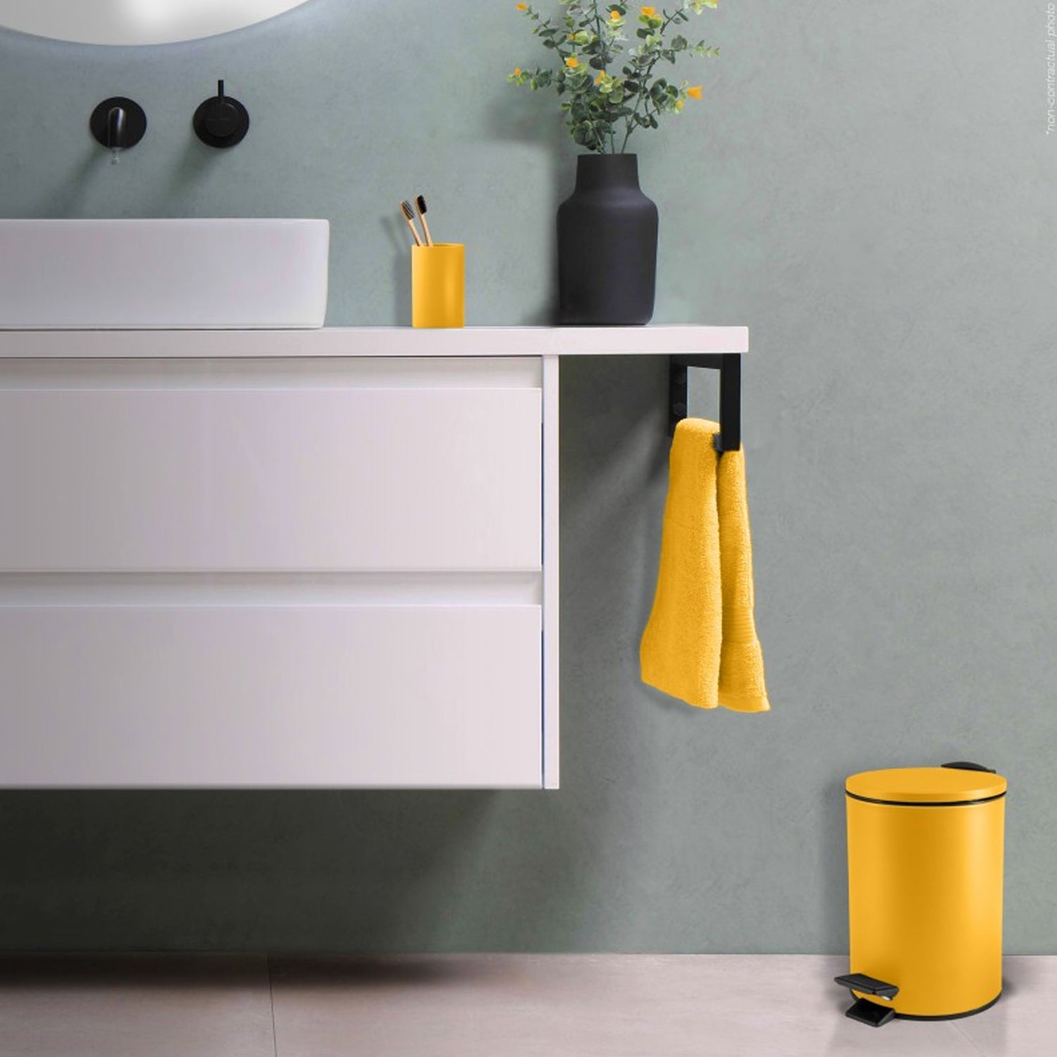 Pattumiera a pedale 3L in Acciaio modello Adelar - Giallo Sole Opaco by CeramicStore | Lo specialista del tuo bagno