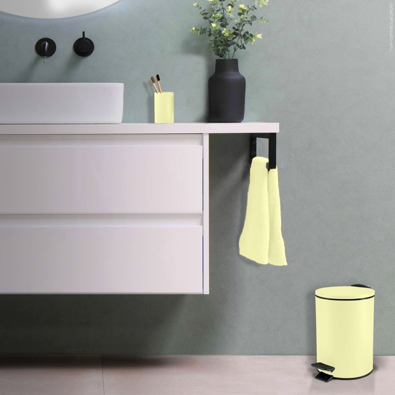 Pattumiera a pedale 5L in Acciaio modello Adelar - Giallo Opaco by CeramicStore | Lo specialista del tuo bagno