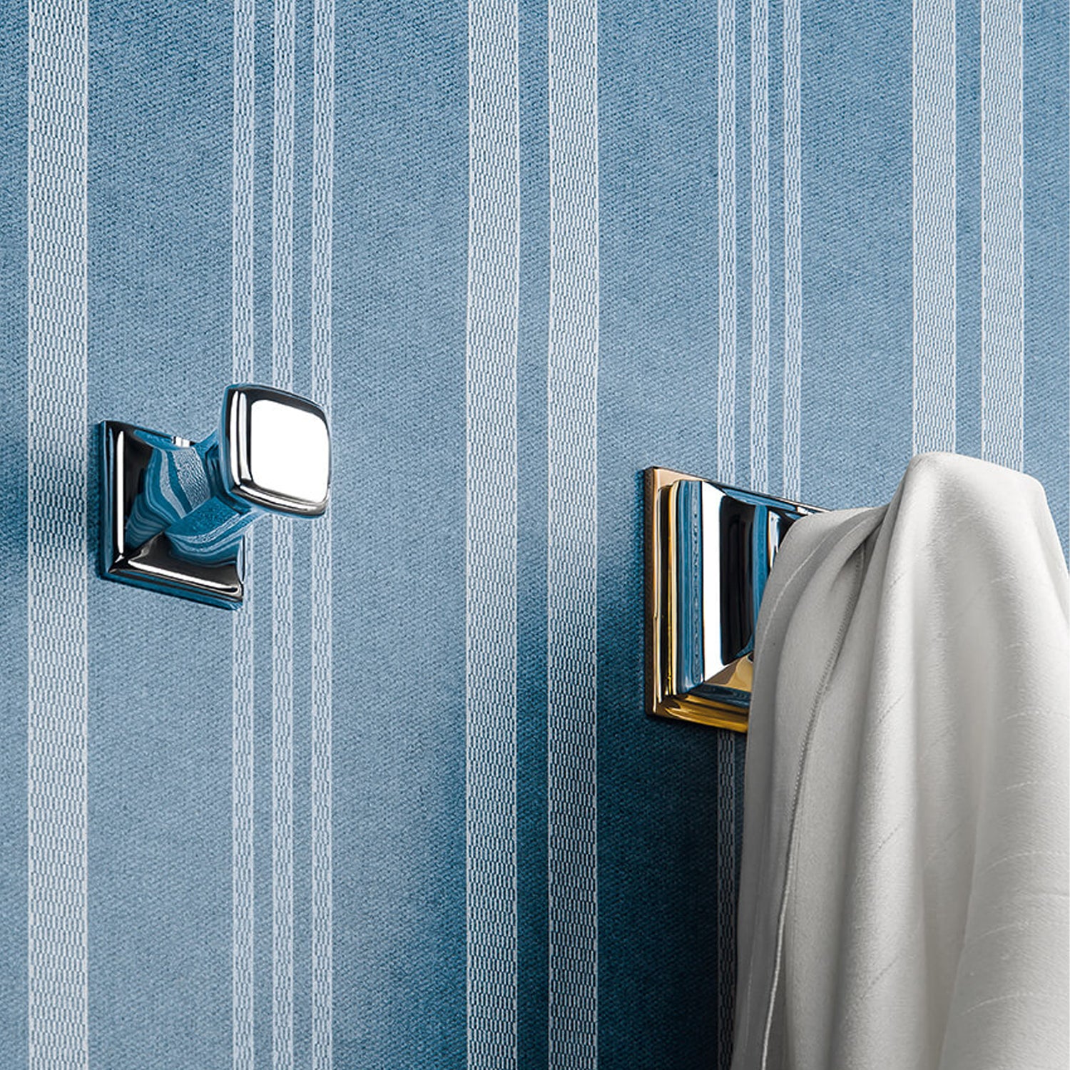 Appenditutto piccolo in ottone cromato collezione Portofino di Colombo Design by CeramicStore | Lo specialista del tuo bagno