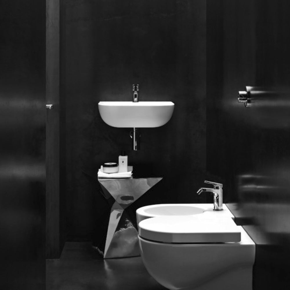 Lavabo Sospeso per bagni di piccole dimensioni modello Nuvola 47 Ceramica Azzurra con vasca molto capiente by CeramicStore | Lo specialista del tuo bagno