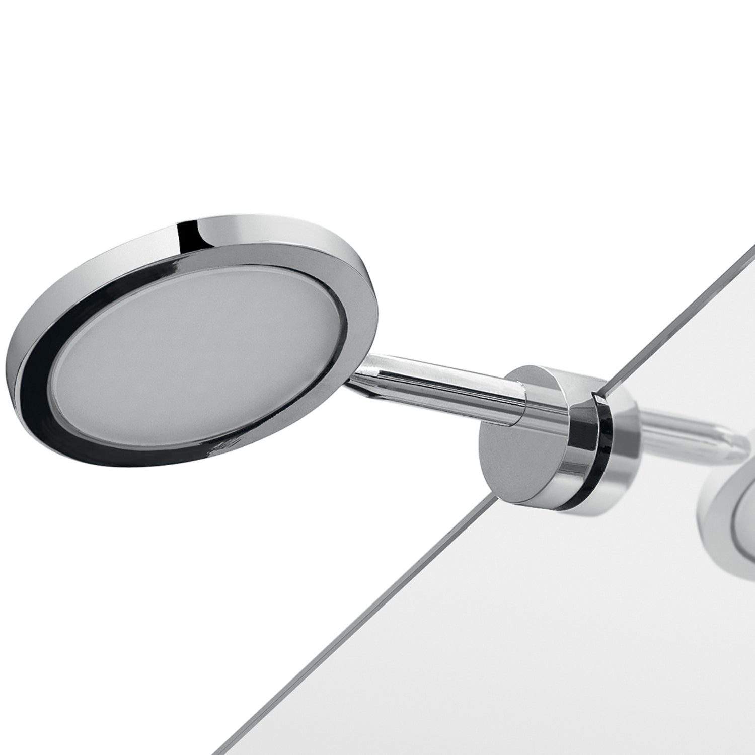 Lampada a Led con attacco universale a pinza modello Maiorca di Gedy - Cromato by CeramicStore | Lo specialista del tuo bagno