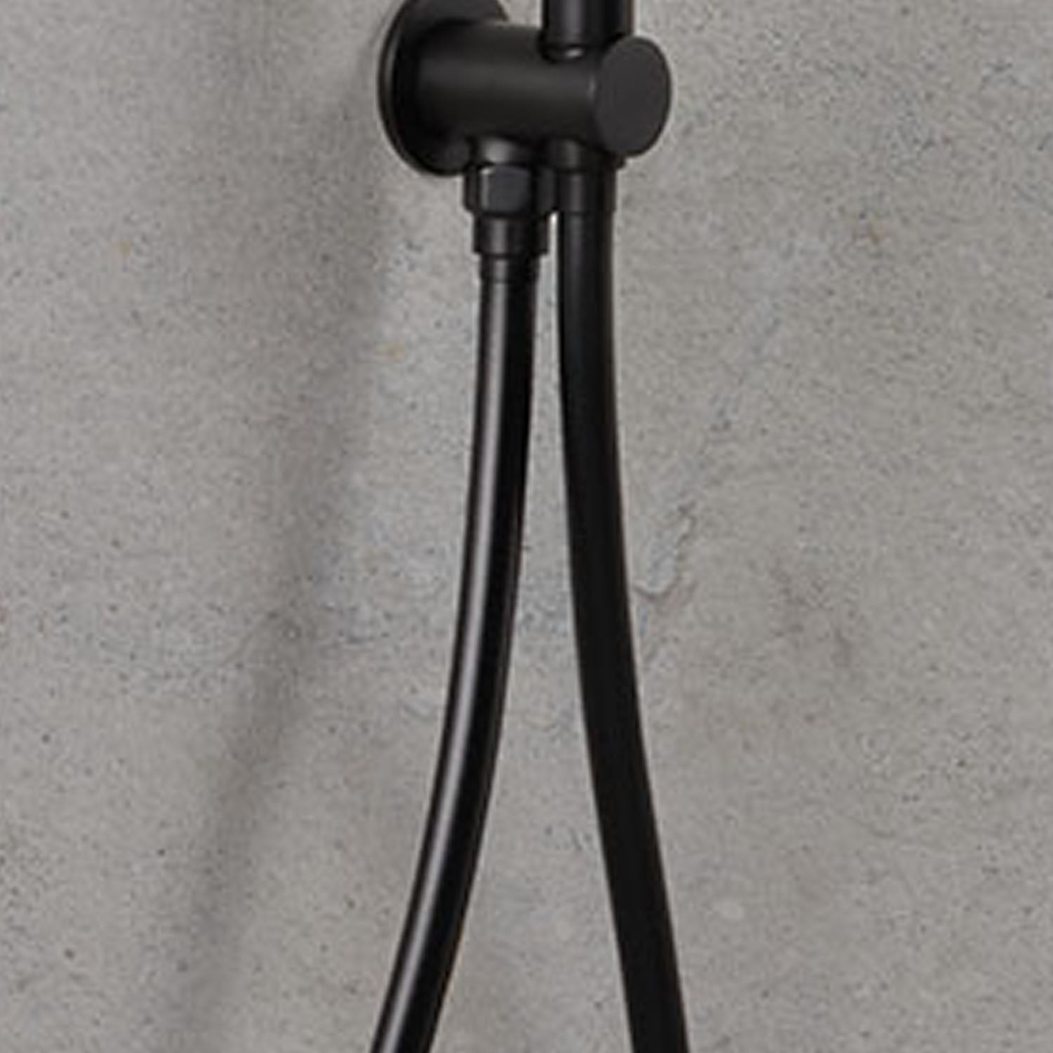 Flessibile per doccino in PVC nero da 150 cm Ares by CeramicStore | Lo specialista del tuo bagno