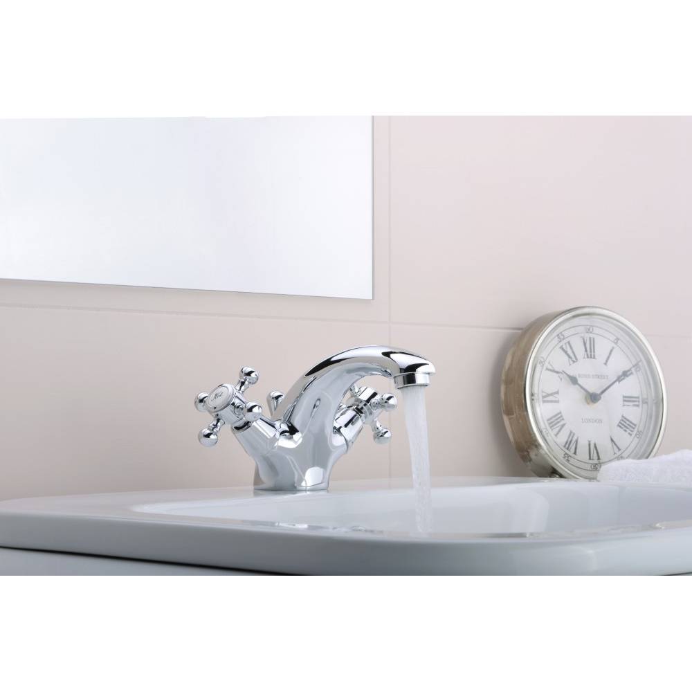 Rubinetto monoforo lavabo serie Iris modello IRV075CR cromato Paffoni by CeramicStore | Lo specialista del tuo bagno