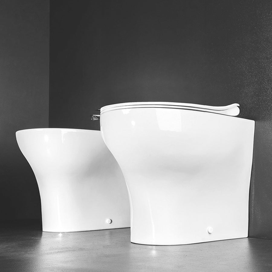 Coppia di sanitari filomuro WC rimless bidet e coprivaso modello Liz di Althea cm 50x36