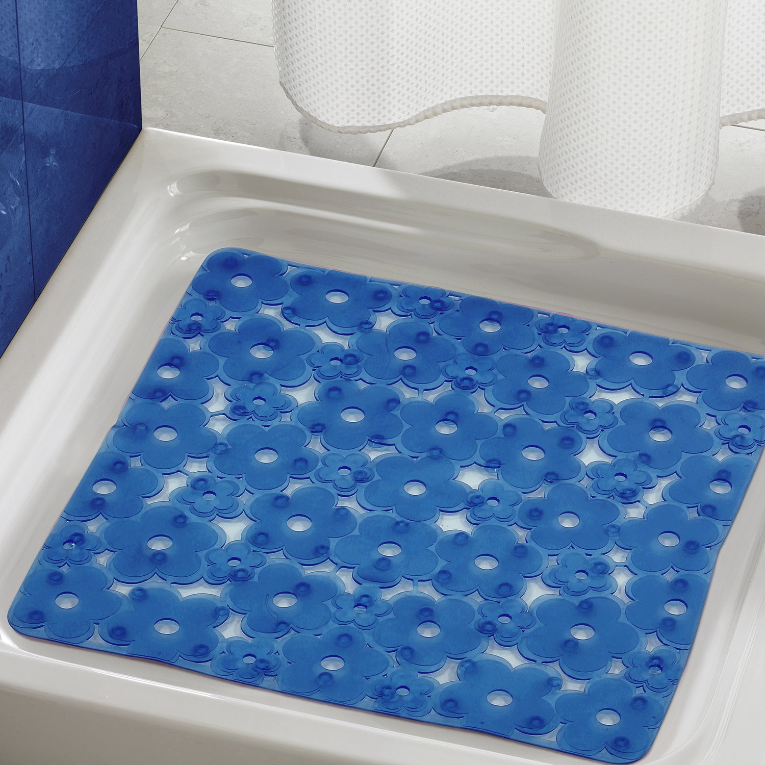 Tappeto antiscivolo doccia 53x53 in PVC modello Margherita di Gedy - Azzurro by CeramicStore | Lo specialista del tuo bagno