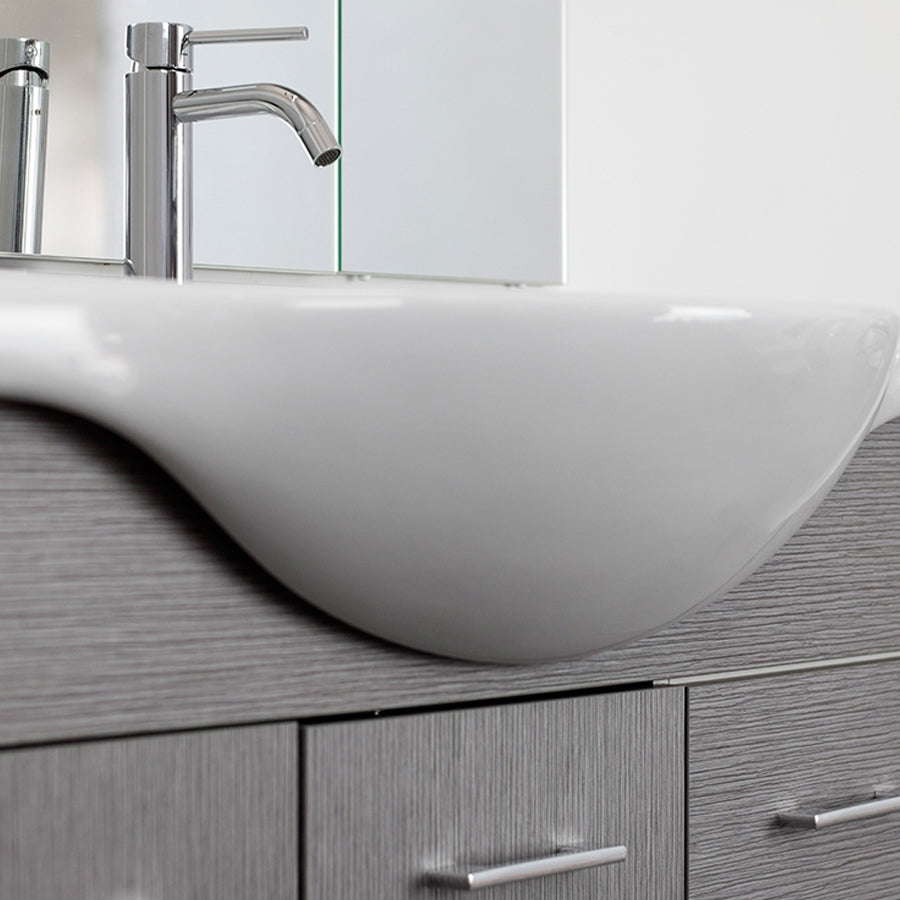 Mobile bagno a terra con lavabo in ceramica, specchio e pensile contenitore modello Jour in nobilitato rifinitura effetto legno larice grigio by CeramicStore | Lo specialista del tuo bagno