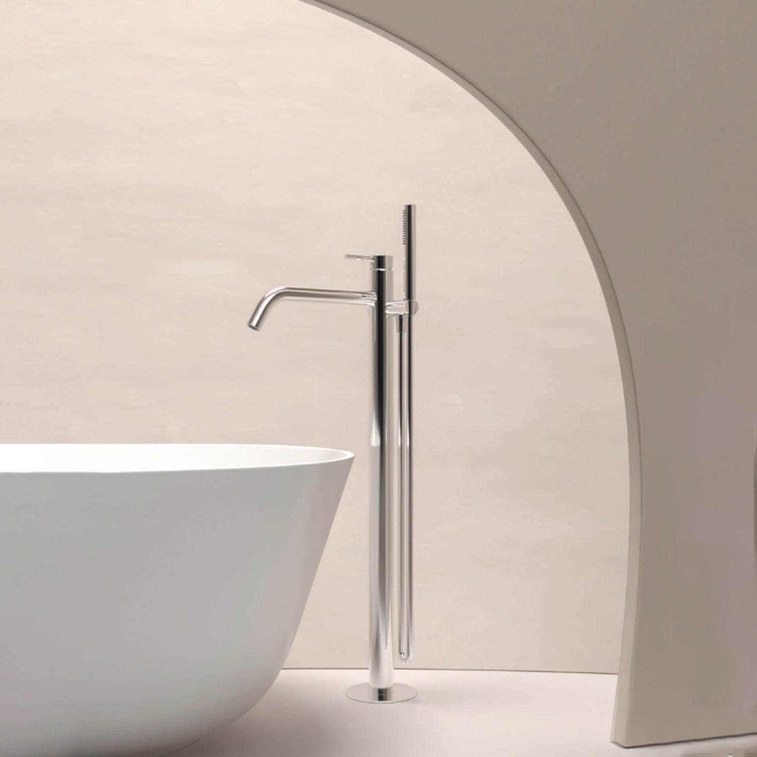 Miscelatore monocomando per vasca centro stanza con kit doccino RubiFlux serie Regal - Cromo by CeramicStore | Lo specialista del tuo bagno