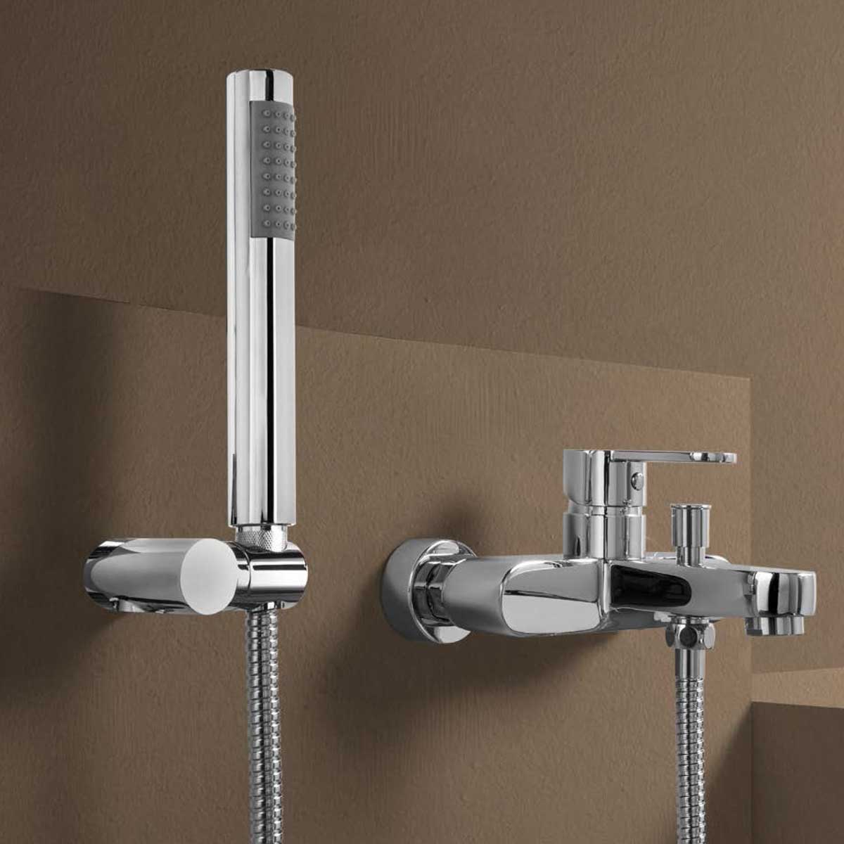 Miscelatore esterno monocomando per vasca Queen con deviatore e supporto orientabile by CeramicStore | Lo specialista del tuo bagno