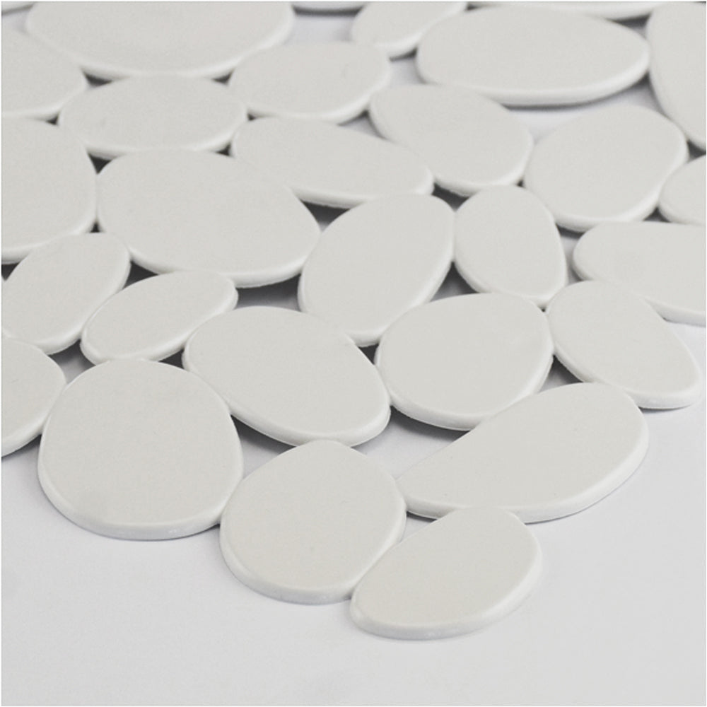 Tappeto antiscivolo per doccia o vasca modello sassolini in PVC bianco cm 72x36 by CeramicStore | Lo specialista del tuo bagno