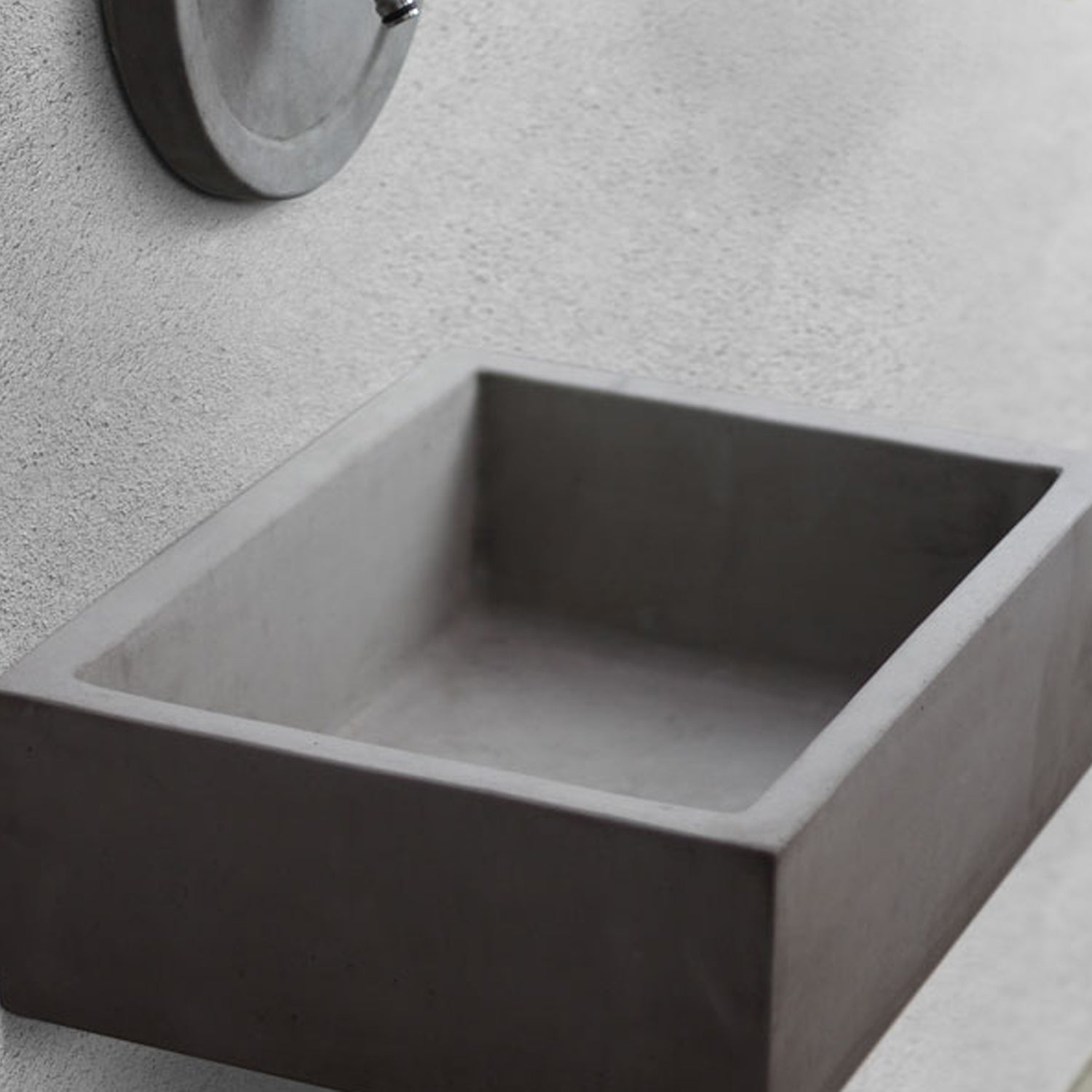 Lavello da esterno in cemento antracite cm 45x35x16h cm modello Desy by CeramicStore | Lo specialista del tuo bagno