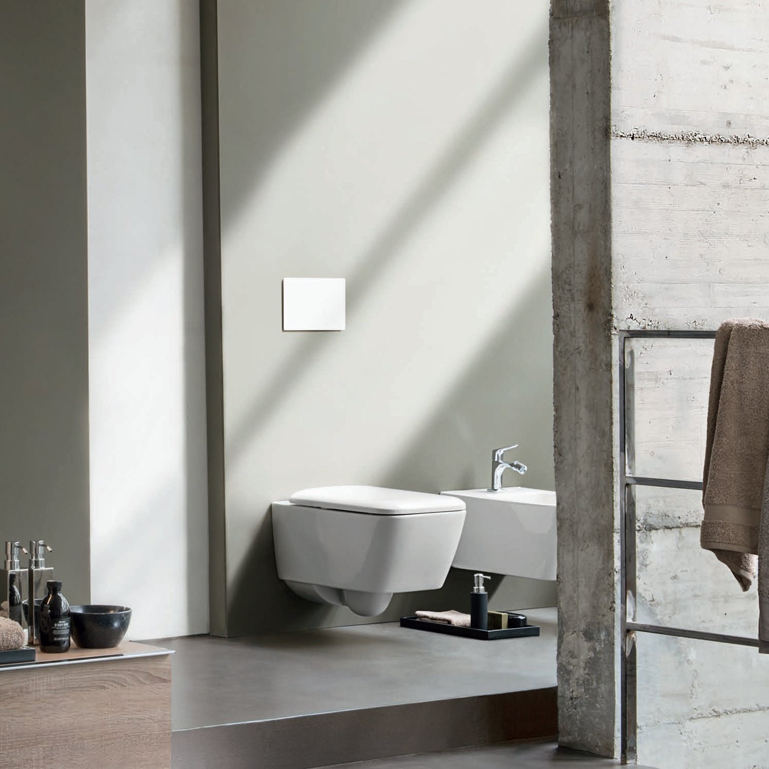 Sanitari sospesi bidet e wc Rimless con sedile soft close modello Metrica Pozzi Ginori cm 54
