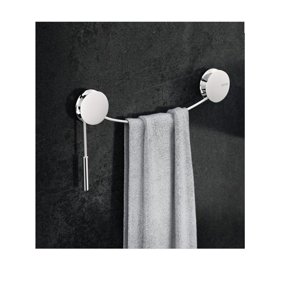 Porta asciugamani a muro in alluminio cromato della collezione 'Diabolo' by Cosmic - Corda bianca by CeramicStore | Lo specialista del tuo bagno