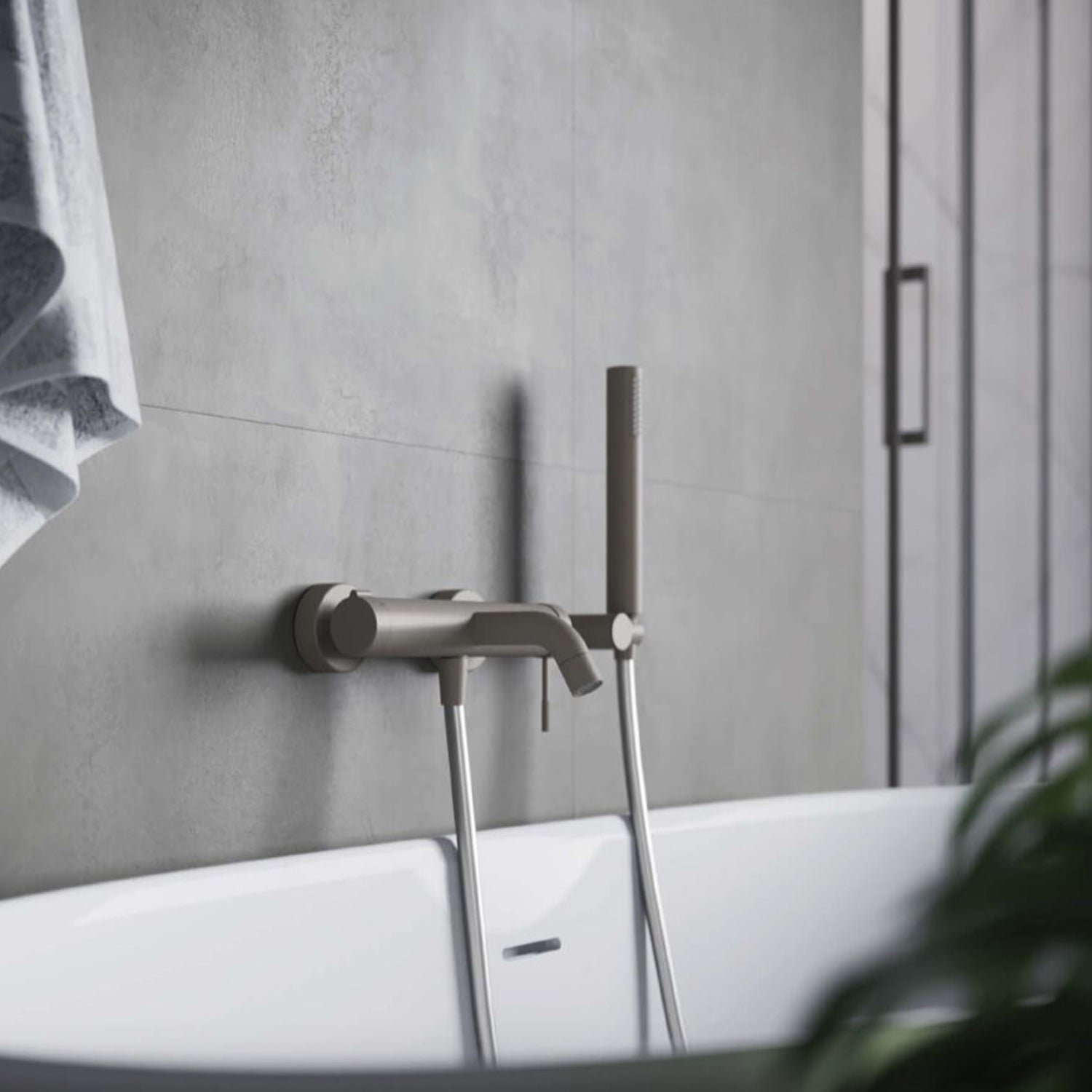 Miscelatore monocomando per vasca con kit doccino, eccentrici e rosoni RubiFlux York Mud - Grigio fango by CeramicStore | Lo specialista del tuo bagno