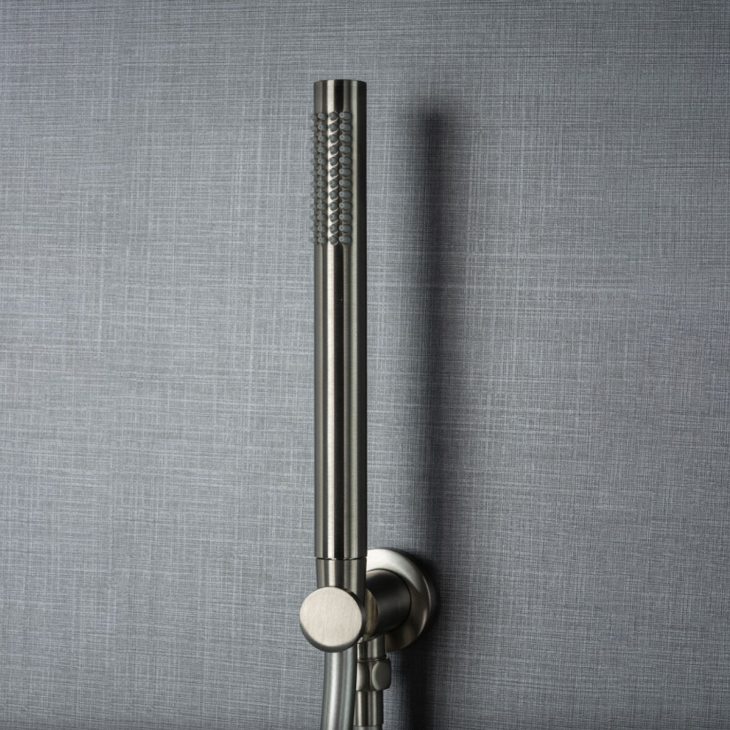 Kit doccia rotondo in ottone RubiFlux Roller con supporto e flessibile 150 cm - Grigio Fango by CeramicStore | Lo specialista del tuo bagno