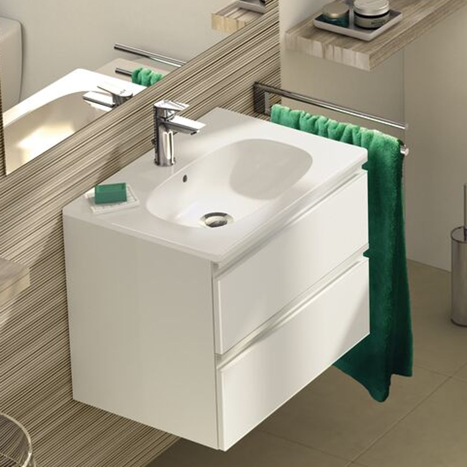 Lavabo top di piccole dimensioni Ideal Standard modello Tesi 52,5x37,5 cm by CeramicStore | Lo specialista del tuo bagno