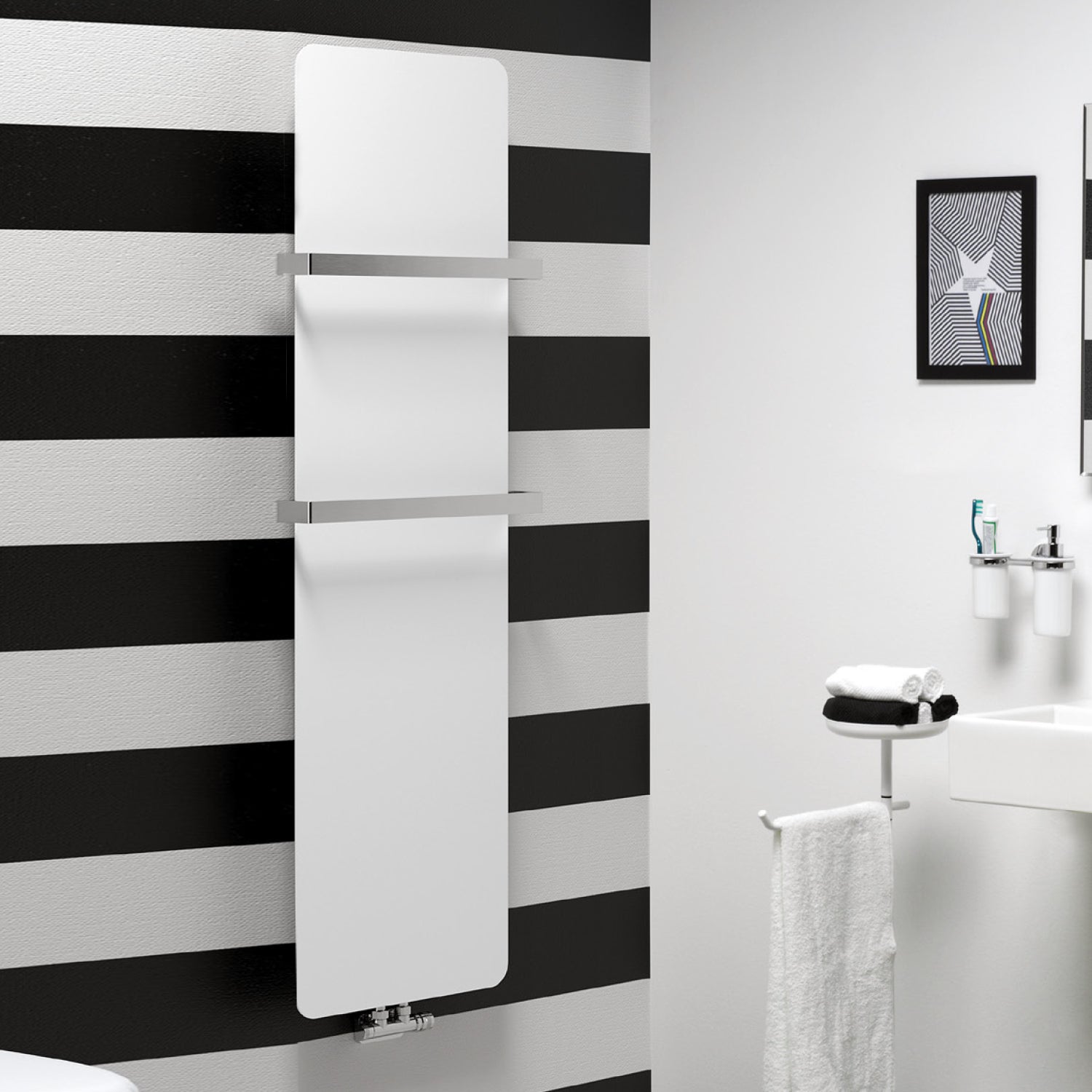 Termoarredo idraulico 960 Watt a muro in acciaio al carbonio collezione Caligo di Lineabeta colore bianco cm 57x179 by CeramicStore | Lo specialista del tuo bagno