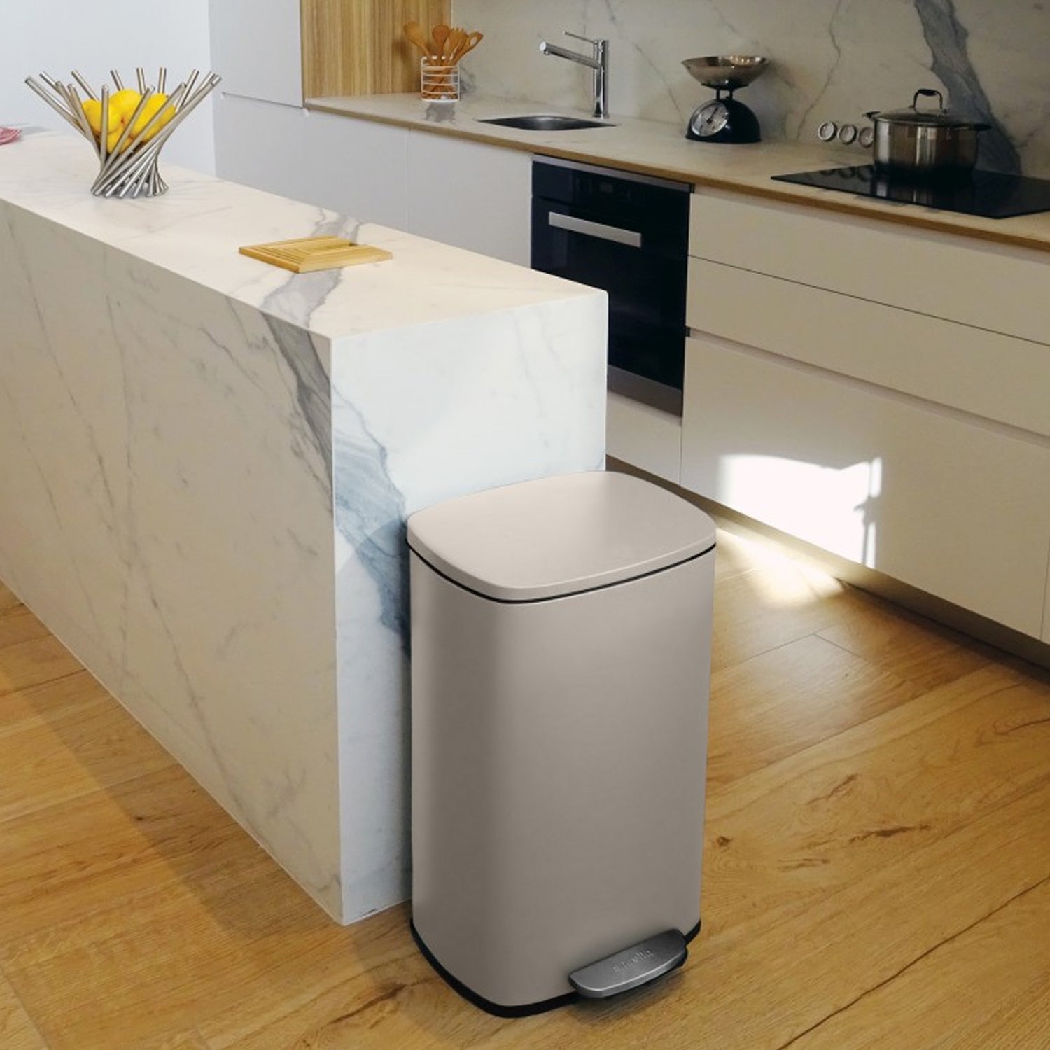 Pattumiera da cucina a pedale capacità 50L modello Akira - Tortora Opaco