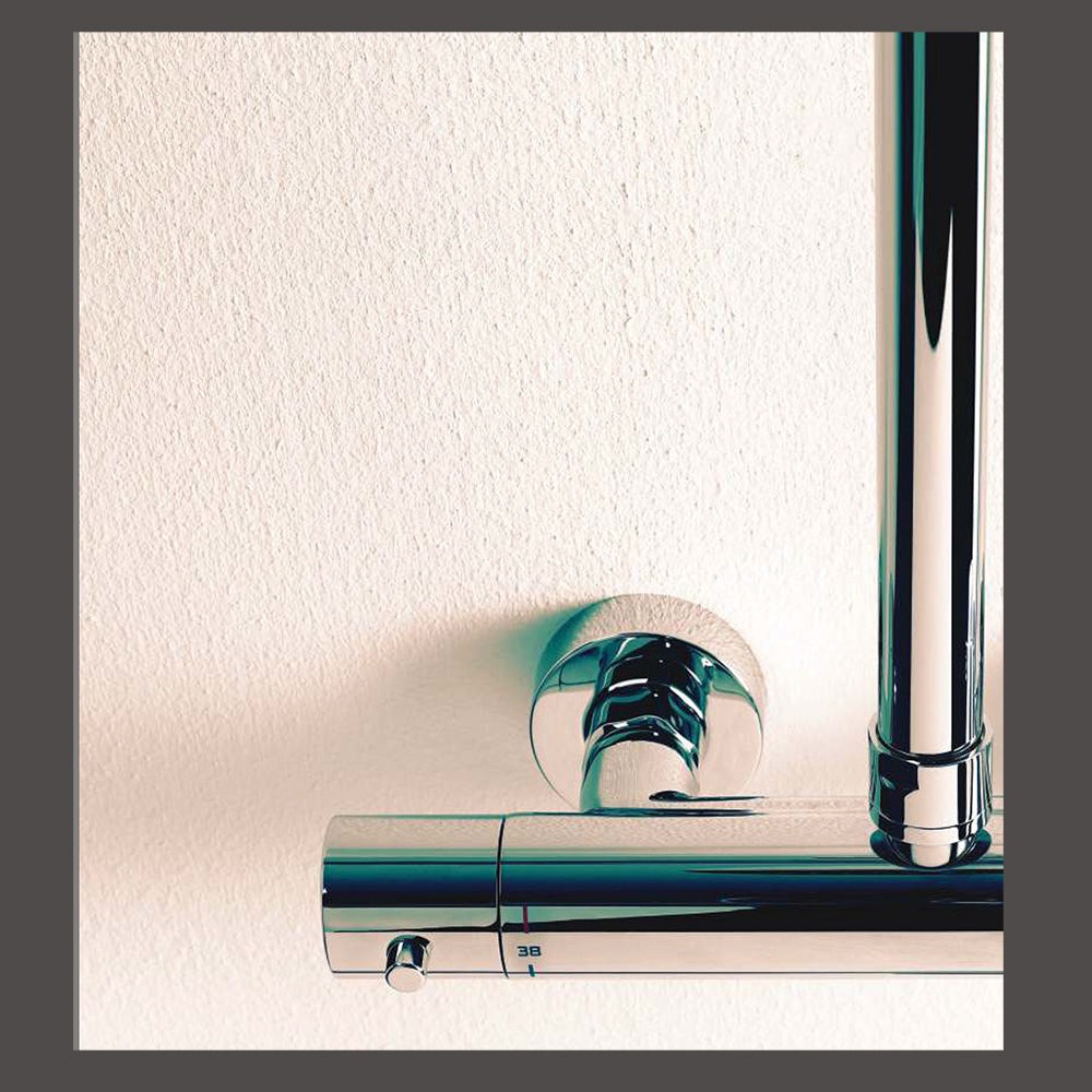 Colonna doccia termostatica quadrata con soffione 25x25 cm e corpo telescopico by CeramicStore | Lo specialista del tuo bagno