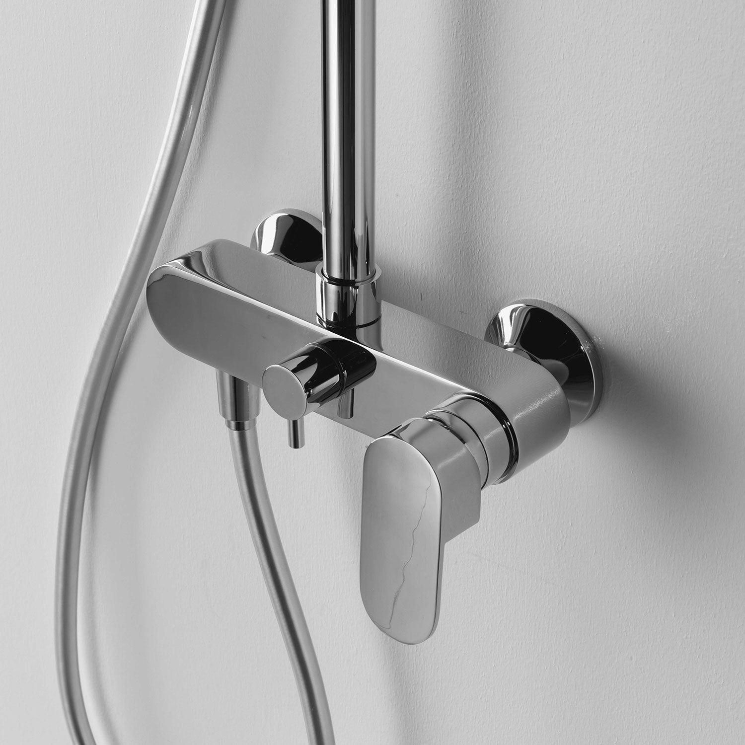 Colonna Doccia Tonda ARES Argo con soffione tondo 25 cm miscelatore con deviatore incorporato by CeramicStore | Lo specialista del tuo bagno