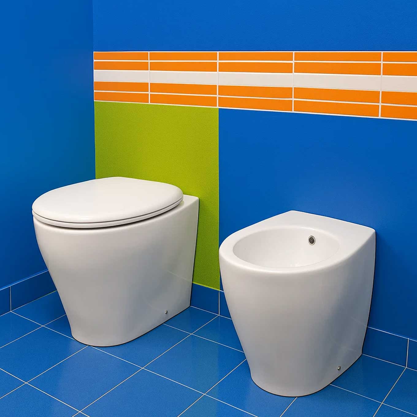 Wall-hung toilet with universal drain and traditional seat Duomo Plus series 54x37.5 cm