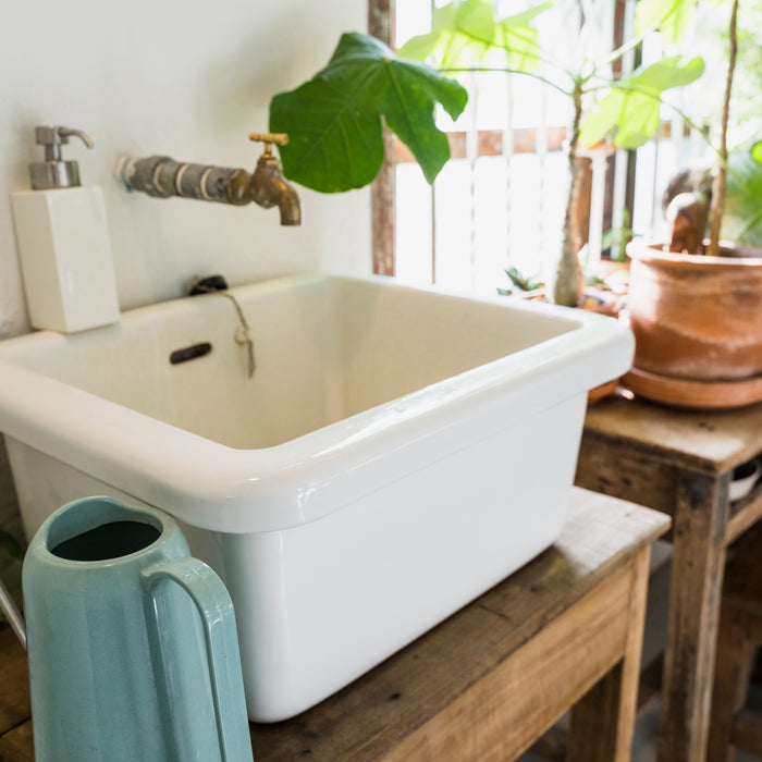 Lavatoi in ceramica o resina: quale scegliere per la lavanderia