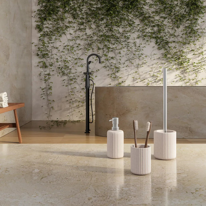 Accessori bagno a muro vs appoggio: come evitare di forare le piastrelle