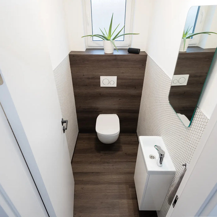 Come organizzare il bagno piccolo: trucchi di layout e prodotti salvaspazio