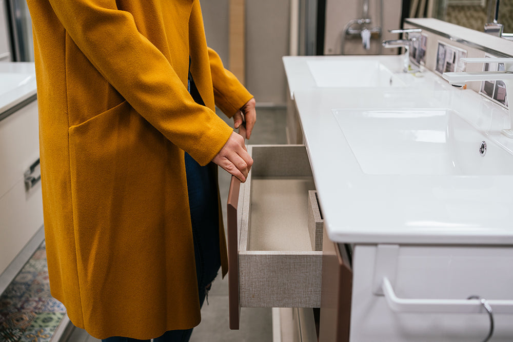 Mobili bagno sospesi e a terra per piccoli spazi: quale scegliere?