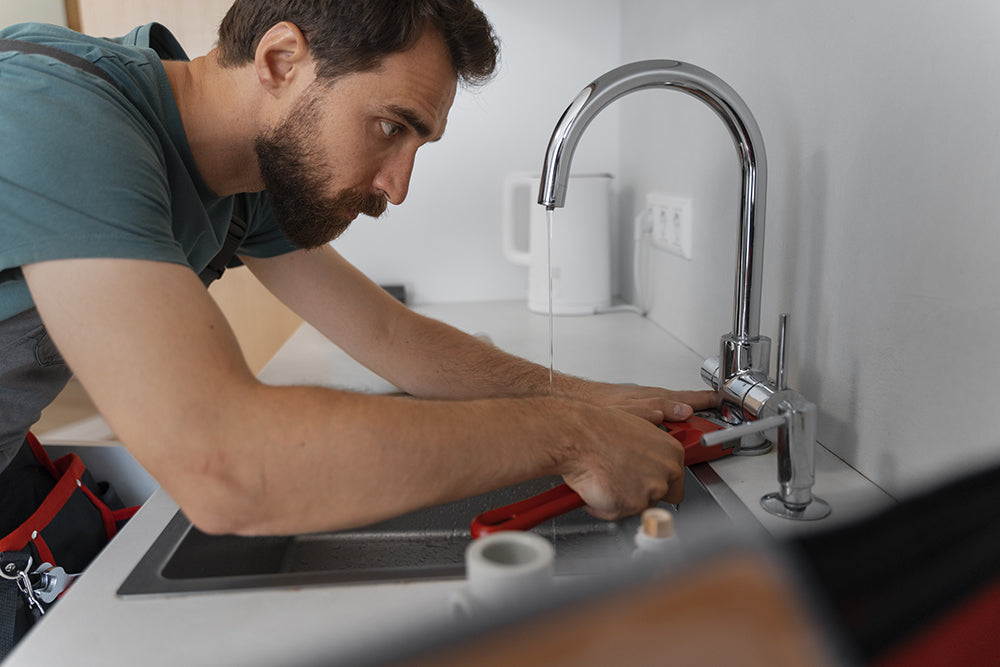 Come montare un rubinetto da cucina: guida passo passo