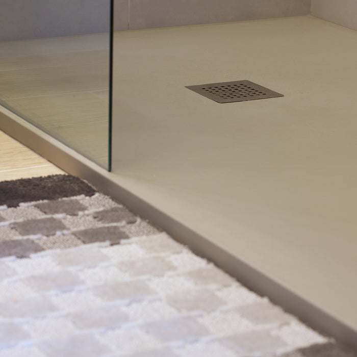 Piatto Doccia in resina o ceramica: quale scegliere nel 2026?