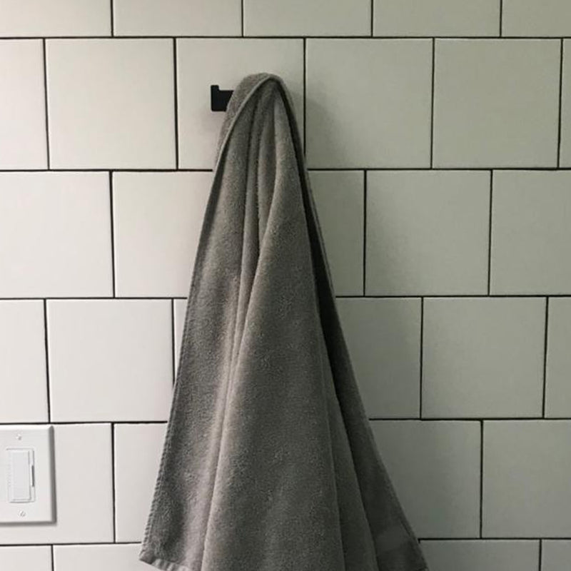 Appendiabiti doppio a parete Gedy serie Lounge - Nero Matt by CeramicStore | Lo specialista del tuo bagno