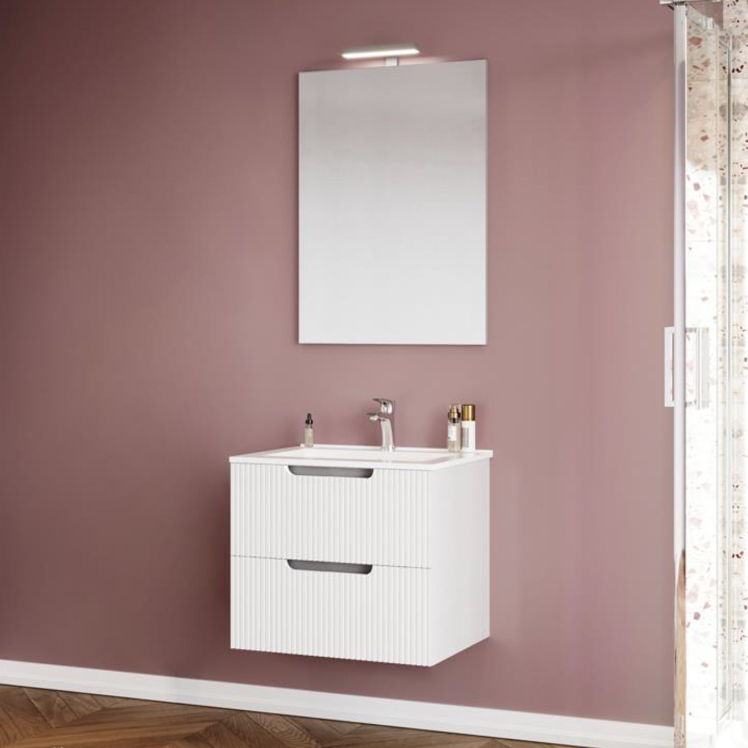 Mobile bagno sospeso Cubi&Co Malta 60 con frontale cannettato, lampada e specchio - Bianco Lucido by CeramicStore | Lo specialista del tuo bagno