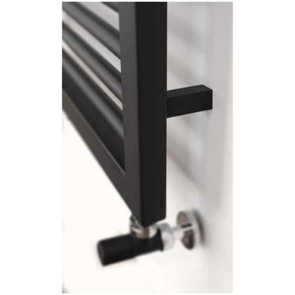 Termoarredo idraulico modello Asti 823x500 dritto - Antracite by CeramicStore | Lo specialista del tuo bagno