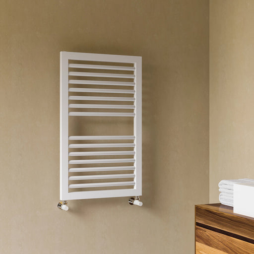 Termoarredo idraulico modello Asti 823x600 dritto - Bianco by CeramicStore | Lo specialista del tuo bagno