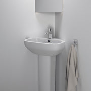Lavabo sospeso Ideal Standard modello I.life A angolare 45 cm by CeramicStore | Lo specialista del tuo bagno