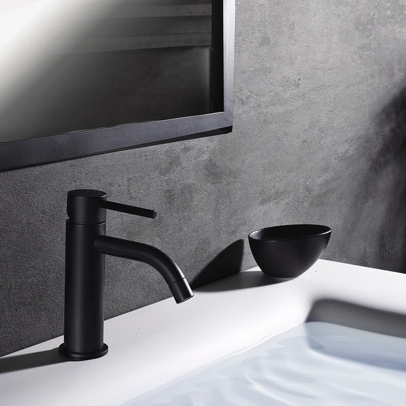 Miscelatore lavabo Paffoni Light Exclusive Edition in ottone rifinito nero opaco by CeramicStore | Lo specialista del tuo bagno