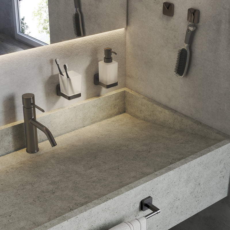 2 appendiabiti Gedy modello Tonga 4.7x3.1xH4.9 cm - Gun Metal by CeramicStore | Lo specialista del tuo bagno