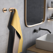 Appendiabiti doppio modello Juncos tondo in bambà¹ e metallo by CeramicStore | Lo specialista del tuo bagno
