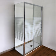 Box doccia Iconic cm 140x80 con porta scorrevole e parete fissa in Vetro anticalcare Smart Clean serigrafato 6 mm by CeramicStore | Lo specialista del tuo bagno