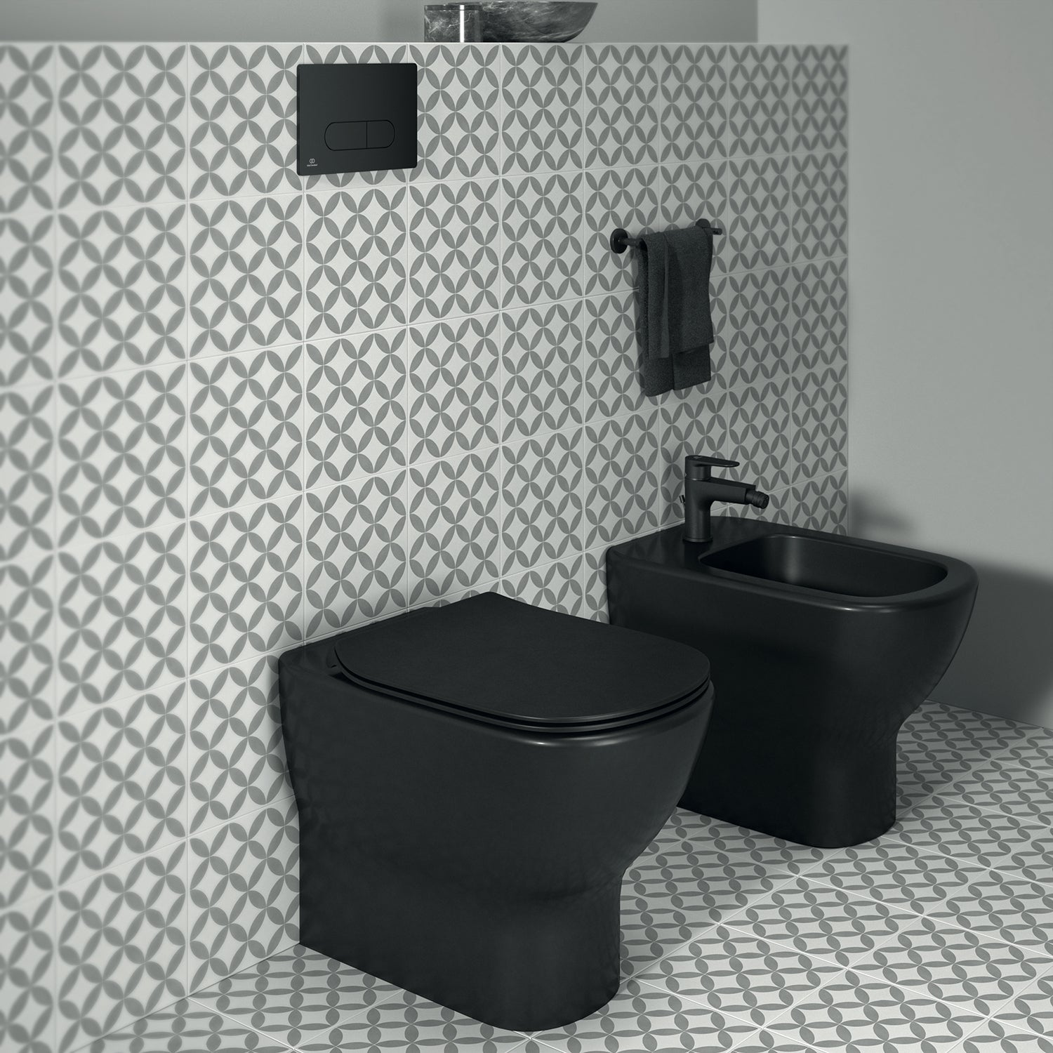 Vaso filoparete Ideal Standard modello Tesi 55