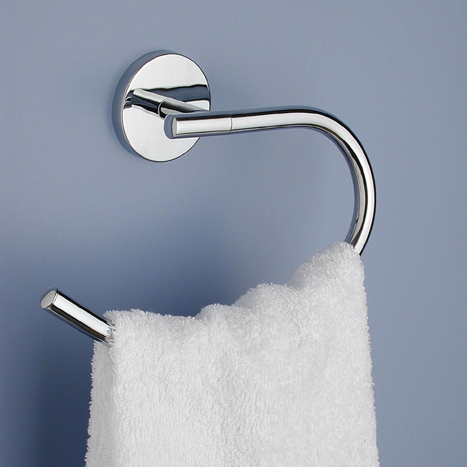 Portasalviette ad anello a muro Vermont Pro di Gedy - Cromato by CeramicStore | Lo specialista del tuo bagno